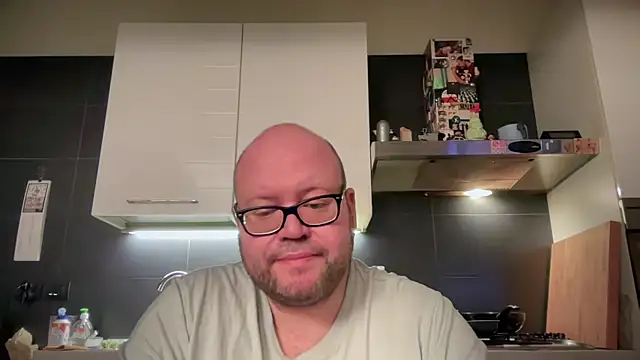 Snapshot of theitalianbear chatting on 02/12/25, 10:59 theitalianbear online show from 02/12/25, 10:59