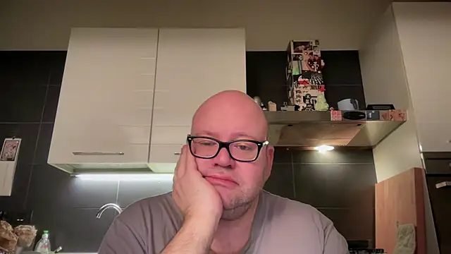 Snapshot of theitalianbear chatting on 03/15/25, 01:08 theitalianbear online show from 03/15/25, 01:08