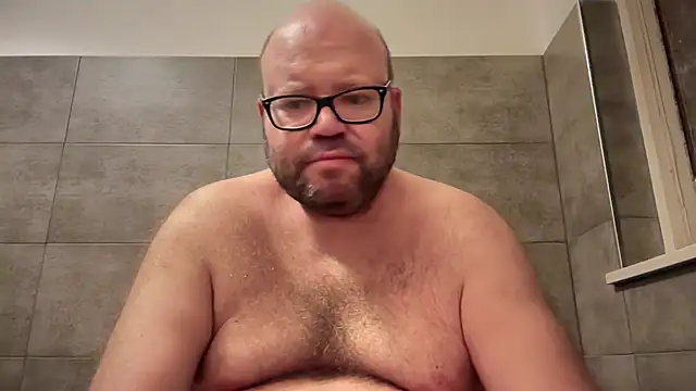 Snapshot of theitalianbear chatting on 09/21/25, 03:19 theitalianbear online show from 09/21/25, 03:19