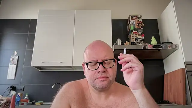 Snapshot of theitalianbear chatting on 09/23/25, 11:24 theitalianbear online show from 09/23/25, 11:24