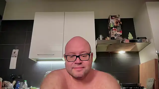 Snapshot of theitalianbear chatting on 09/25/25, 09:29 theitalianbear online show from 09/25/25, 09:29