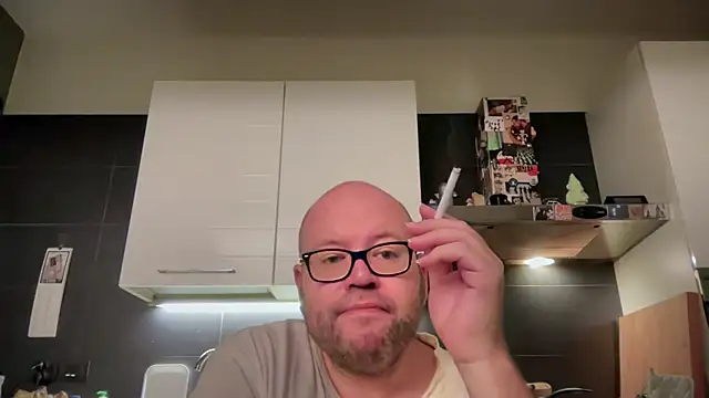 Snapshot of theitalianbear chatting on 10/02/25, 02:40 theitalianbear online show from 10/02/25, 02:40