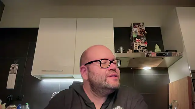 Snapshot of theitalianbear chatting on 10/05/25, 03:49 theitalianbear online show from 10/05/25, 03:49