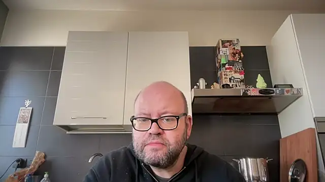 Snapshot of theitalianbear chatting on 10/10/25, 08:24 theitalianbear online show from 10/10/25, 08:24