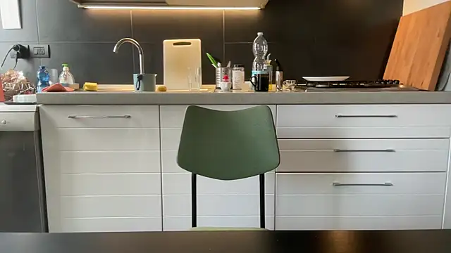 Snapshot of theitalianbear chatting on 10/31/25, 08:37 theitalianbear online show from 10/31/25, 08:37