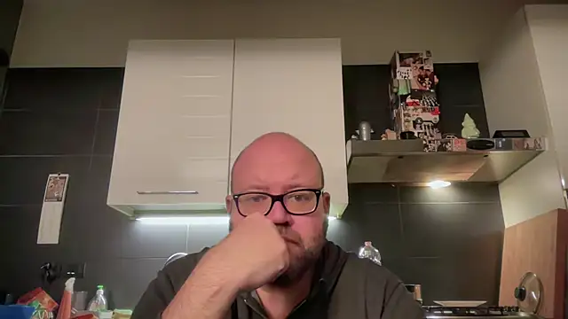 theitalianbear online show from 11/30/25, 02:48