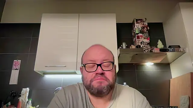 theitalianbear online show from 04/19/26, 03:39