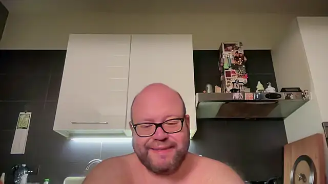 Snapshot of theitalianbear chatting on 05/15/26, 11:23 theitalianbear online show from 05/15/26, 11:23