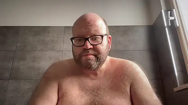 Snapshot of theitalianbear chatting on 05/20/26, 06:30 theitalianbear online show from 05/20/26, 06:30