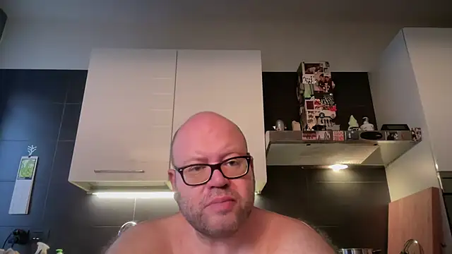 Snapshot of theitalianbear chatting on 05/29/26, 03:37 theitalianbear online show from 05/29/26, 03:37