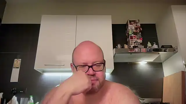 Snapshot of theitalianbear chatting on 06/01/26, 02:46 theitalianbear online show from 06/01/26, 02:46