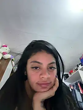 Snapshot of sophi2101 chatting on 07/25/26, 05:43 sophi2101 online show from 07/25/26, 05:43