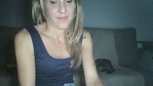 Snapshot of Viciosillaa chatting on 08/04/26, 11:07 Viciosillaa online show from 08/04/26, 11:07