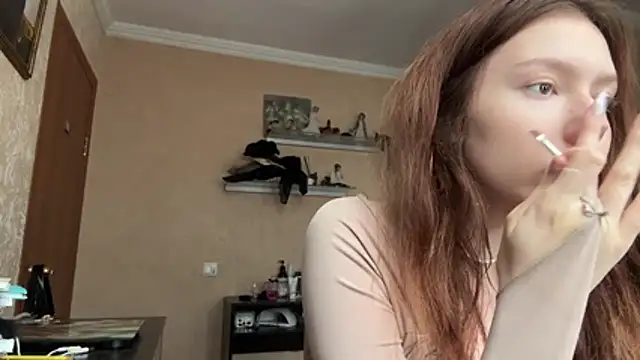 Snapshot of AliceLoveq chatting on 07/31/26, 10:47 AliceLoveq online show from 07/31/26, 10:47
