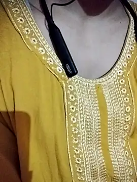 Pooja kumari 001 online show from 07/31/26, 04:39
