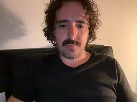Snapshot of Lorenzvael chatting on 07/31/26, 08:19 Lorenzvael online show from 07/31/26, 08:19