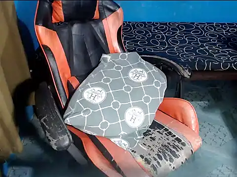 Snapshot of venustheg0ddess chatting on 12/18/25, 02:45 venustheg0ddess online show from 12/18/25, 02:45