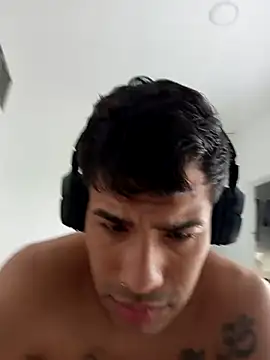 Looiis online show from 03/05/26, 01:07