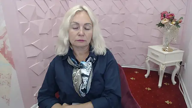 Jinna luvv online show from 08/05/26, 10:40