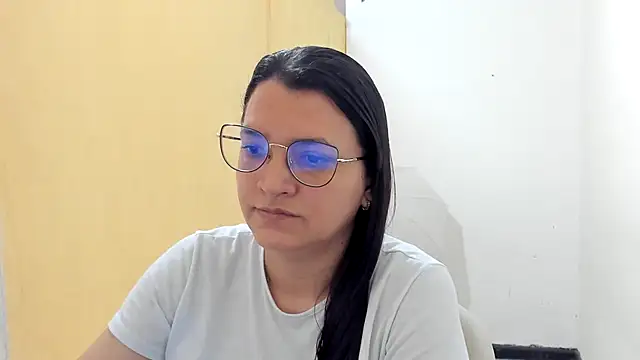 MARILYN GARCIA online show from 10/15/25, 01:22