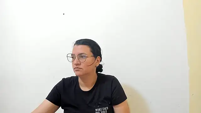 MARILYN GARCIA online show from 11/15/25, 03:08