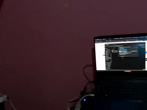 Snapshot of maiaJR chatting on 08/05/26, 09:39 maiaJR online show from 08/05/26, 09:39