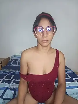 Snapshot of kira69167 chatting on 08/10/26, 03:32 kira69167 online show from 08/10/26, 03:32
