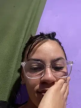 Miaperezz19 online show from 08/07/26, 04:36