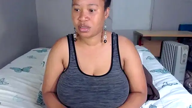 Snapshot of BigAreola26 chatting on 01/21/25, 06:54 BigAreola26 online show from 01/21/25, 06:54