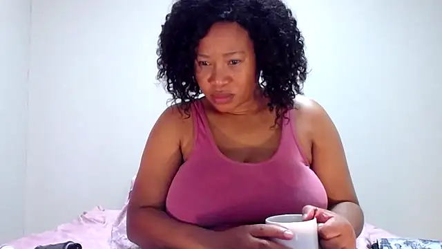 Snapshot of BigAreola26 chatting on 02/21/25, 04:26 BigAreola26 online show from 02/21/25, 04:26