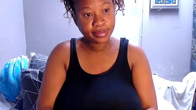 Snapshot of BigAreola26 chatting on 10/12/25, 04:11 BigAreola26 online show from 10/12/25, 04:11