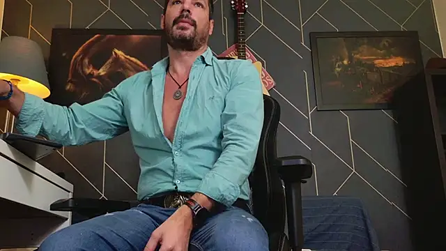 ChrisKox online show from 11/05/25, 05:07