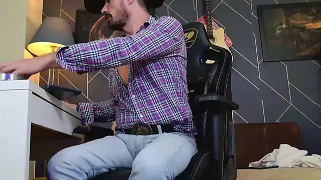 ChrisKox online show from 12/13/25, 07:53