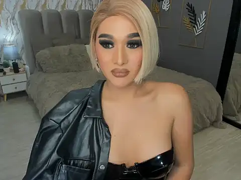 Snapshot of LegendaryNicole chatting on 10/01/25, 08:20 LegendaryNicole online show from 10/01/25, 08:20