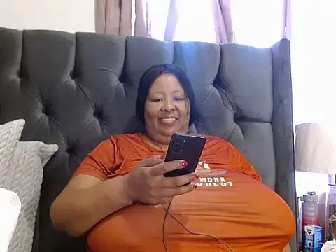 Snapshot of nancy111 chatting on 02/11/25, 11:43 nancy111 online show from 02/11/25, 11:43