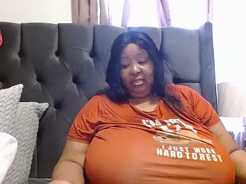 Snapshot of nancy111 chatting on 02/11/25, 02:46 nancy111 online show from 02/11/25, 02:46