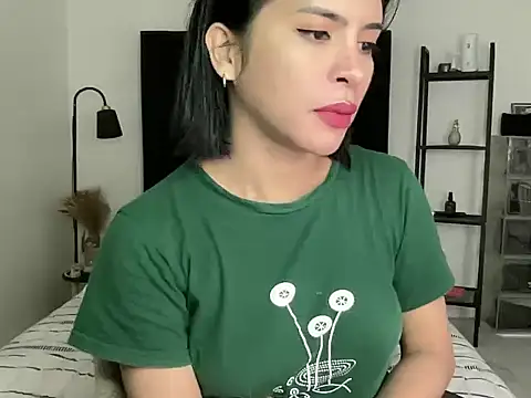 your bianca69 online show from 10/27/25, 12:26