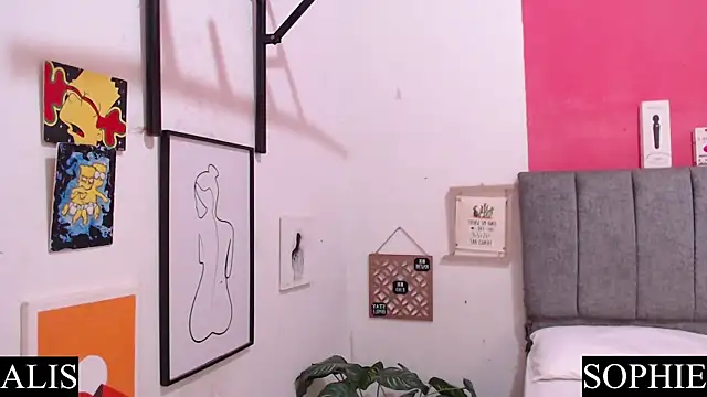 Sophie And Alis online show from 02/19/25, 10:45