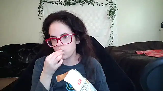 Snapshot of JessaBella chatting on 10/15/25, 07:47 JessaBella online show from 10/15/25, 07:47