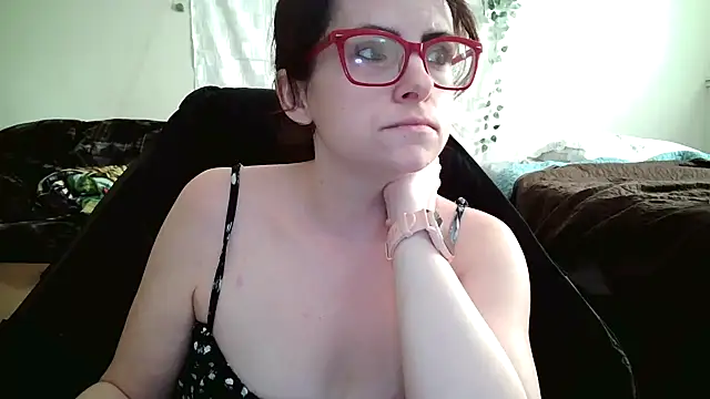 Snapshot of JessaBella chatting on 10/22/25, 03:01 JessaBella online show from 10/22/25, 03:01