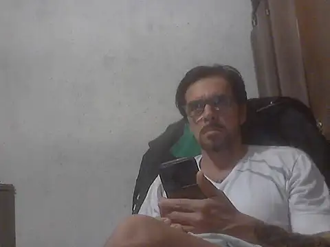 Snapshot of el_principe_hot chatting on 09/15/25, 01:16 el principe hot online show from 09/15/25, 01:16