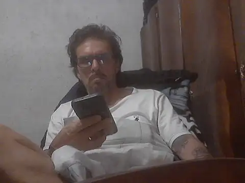 Snapshot of el_principe_hot chatting on 09/27/25, 02:27 el principe hot online show from 09/27/25, 02:27