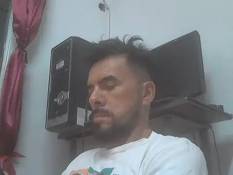 Snapshot of el_principe_hot chatting on 10/25/25, 03:36 el principe hot online show from 10/25/25, 03:36