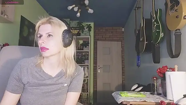 karmija online show from 03/14/25, 09:21