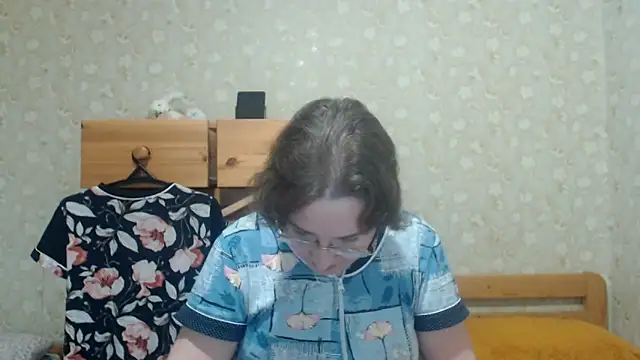Snapshot of Smart_Rose chatting on 04/23/26, 04:09 Smart Rose online show from 04/23/26, 04:09