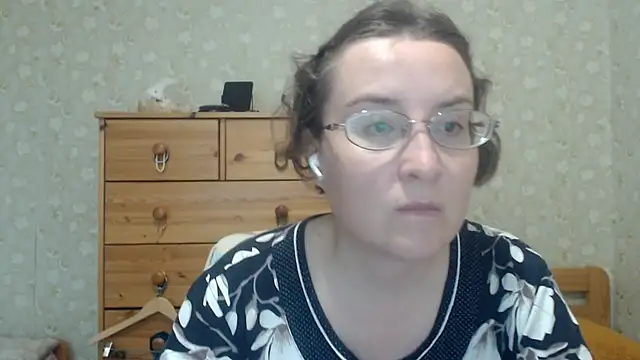 Snapshot of Smart_Rose chatting on 06/04/26, 04:13 Smart Rose online show from 06/04/26, 04:13