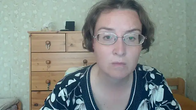Snapshot of Smart_Rose chatting on 06/17/26, 01:56 Smart Rose online show from 06/17/26, 01:56