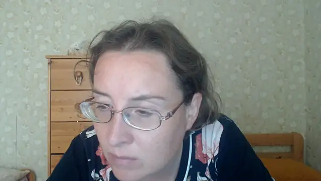 Snapshot of Smart_Rose chatting on 06/19/26, 11:03 Smart Rose online show from 06/19/26, 11:03