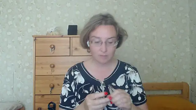 Snapshot of Smart_Rose chatting on 08/09/26, 02:33 Smart Rose online show from 08/09/26, 02:33