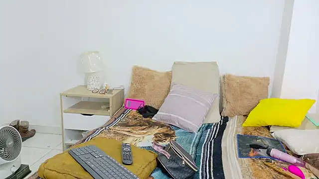 irisconde online show from 03/11/26, 08:26